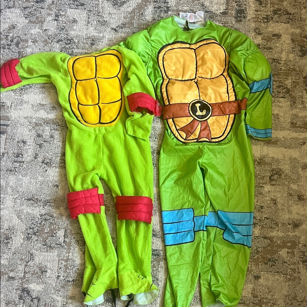 Ninja turtle brother costumes will separate!